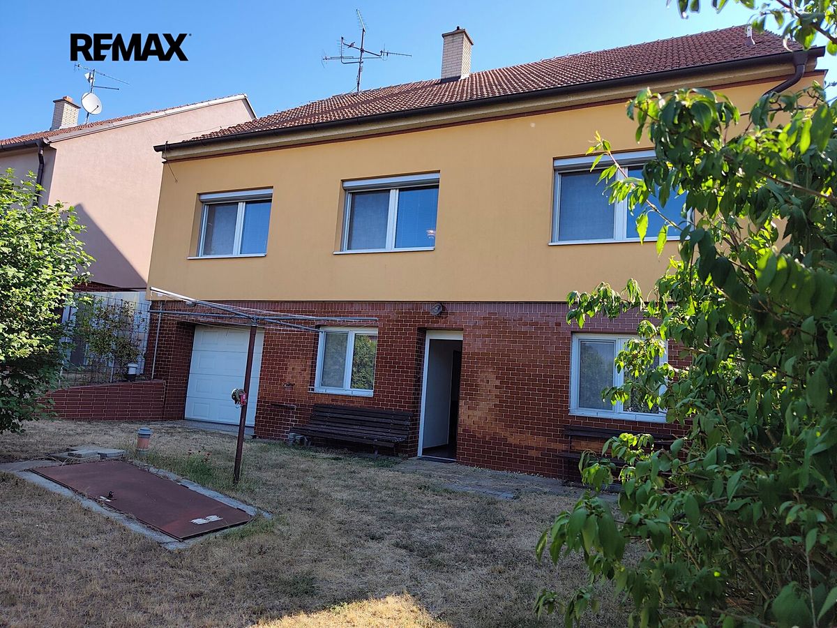 Prodej rodinného domu 216 m², pozemek 694 m²
